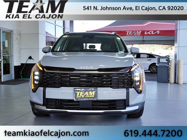 Certified 2026 Kia Sportage EX w/ EX Panorama Roof Package FWD image 4