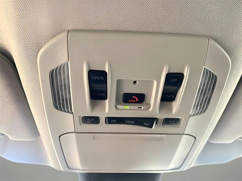 Used 2024 Toyota Highlander XLE image 43