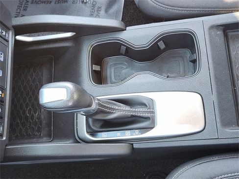 Used 2023 Nissan Frontier SV w/ SV Convenience Package image 20