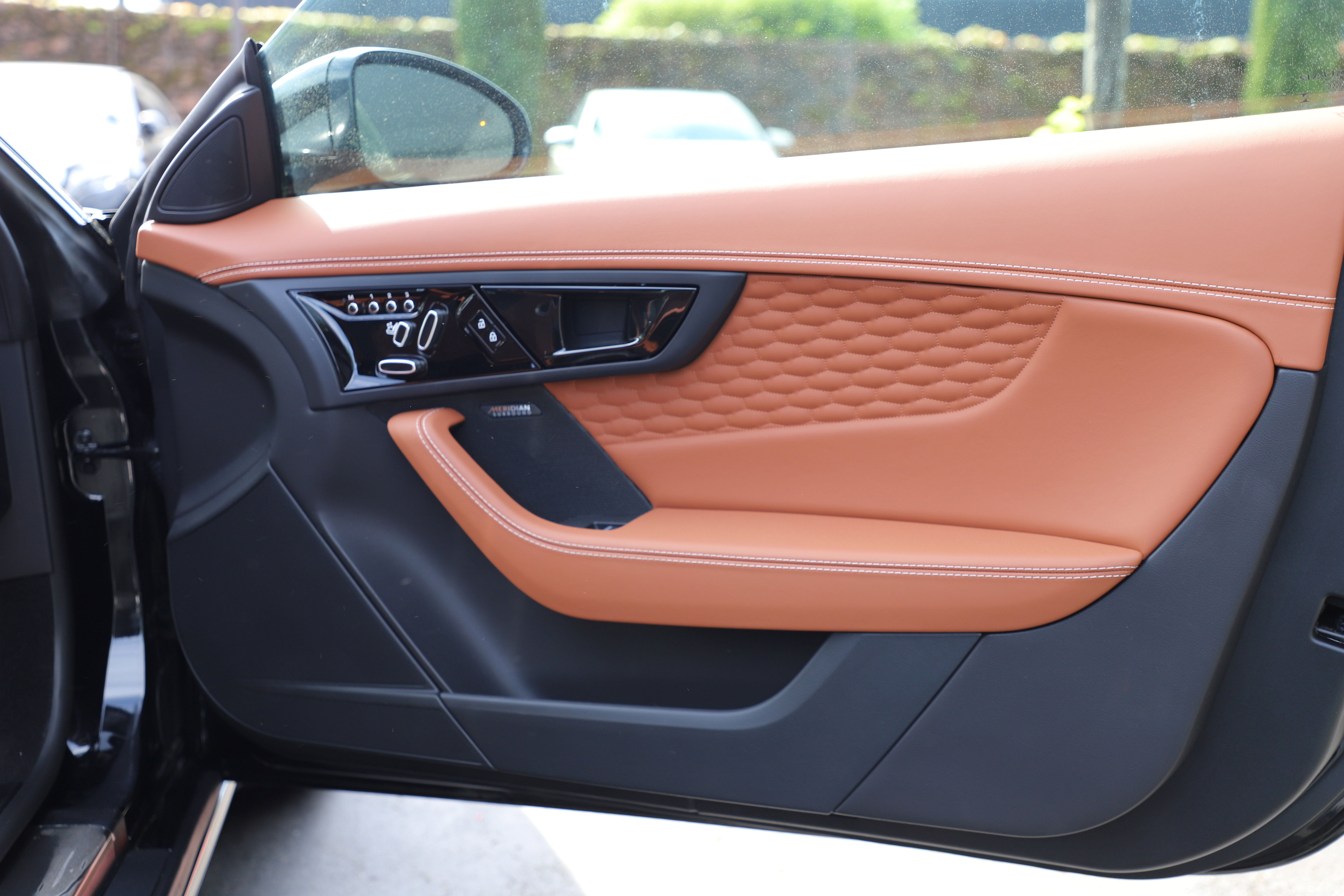 New 2024 Jaguar F-TYPE R AWD/4WD image 11