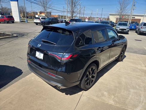 Used 2024 Honda HR-V Sport image 3