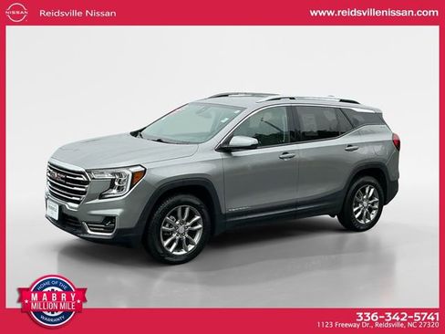Used 2024 GMC Terrain SLT image 1