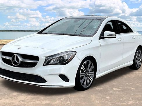 Used 2018 Mercedes-Benz CLA 250 image 4