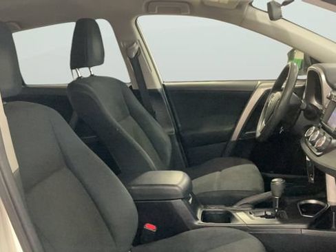 Used 2016 Toyota RAV4 LE AWD/4WD image 11