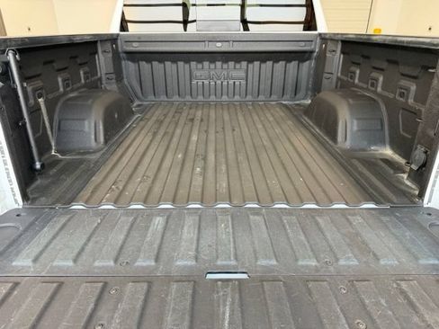 Used 2021 GMC Sierra 1500 SLT w/ SLT Premium Package AWD/4WD image 31