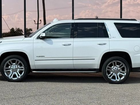 Used 2017 GMC Yukon SLT w/ Premium Edition AWD/4WD image 4