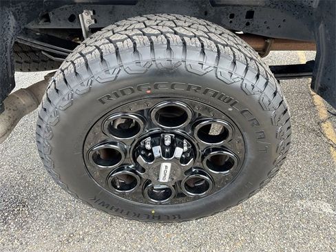 Used 2023 Ford F250 Lariat w/ Black Appearance Package image 11