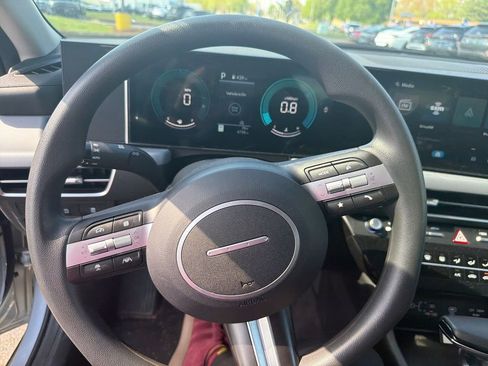 Used 2025 Hyundai Sonata SE FWD image 15
