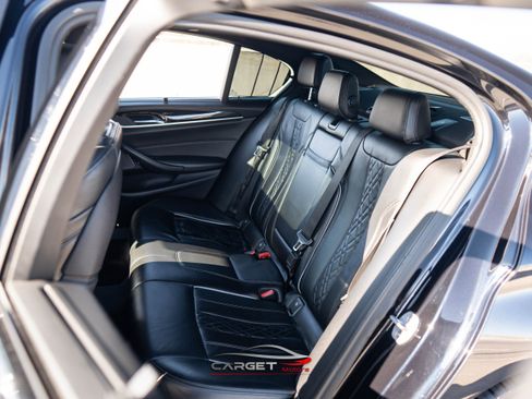 Used 2018 BMW M550i xDrive xDrive w/ Driving Assistance Package image 18