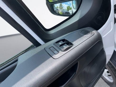 New 2026 RAM ProMaster 2500 w/ Premium Convenience Group FWD image 18