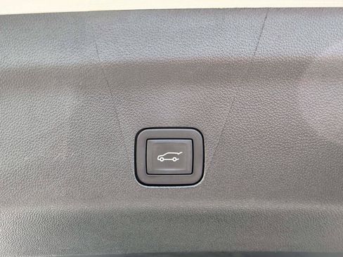 Used 2025 Cadillac Escalade Sport w/ LPO, ONYX Package AWD/4WD image 9