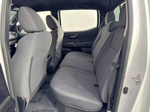 Used 2019 Toyota Tacoma TRD Sport image 34