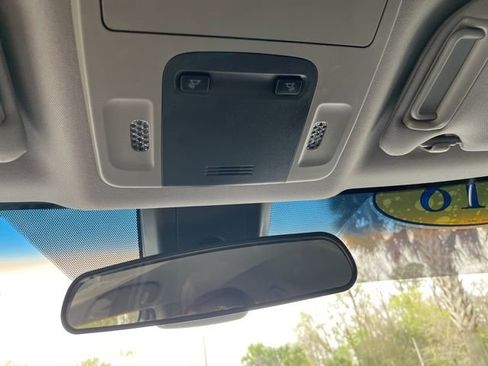 Used 2018 Toyota Camry SE image 23