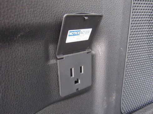 Certified 2021 Toyota Highlander Platinum image 26