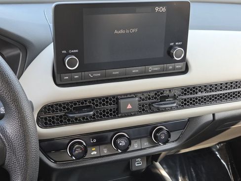 Certified 2024 Honda HR-V LX image 29
