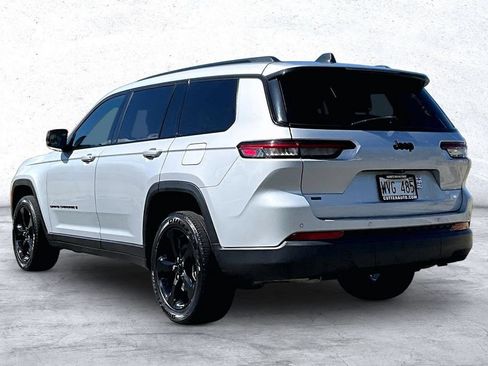Used 2022 Jeep Grand Cherokee L Laredo RWD image 7