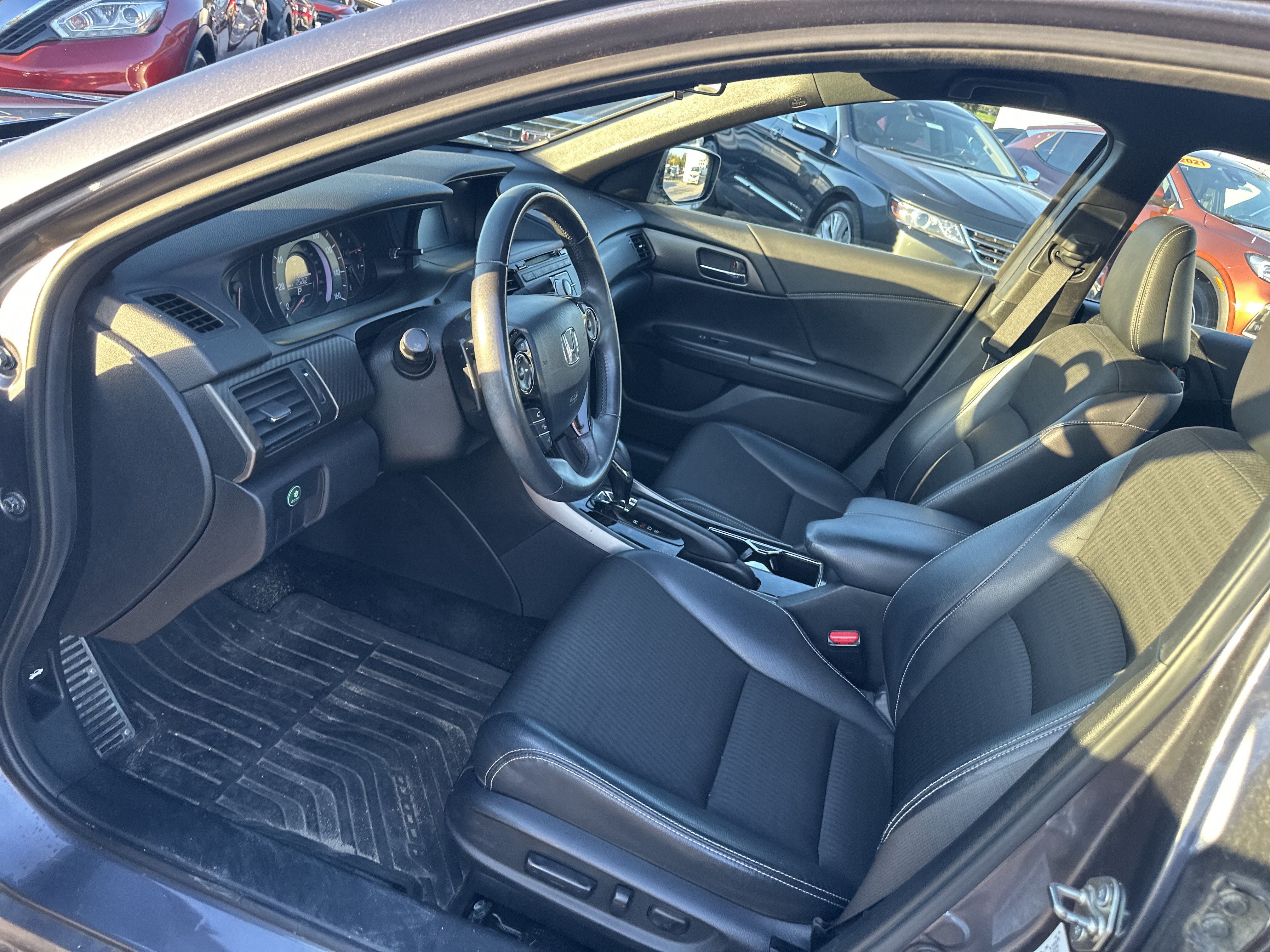 Used 2017 Honda Accord Sport image 13