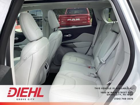 Used 2022 Jeep Cherokee Latitude Lux w/ Sun & Sound Group AWD/4WD image 21