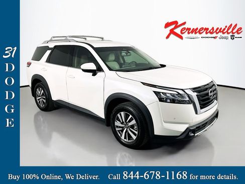 Used 2022 Nissan Pathfinder SL FWD image 1