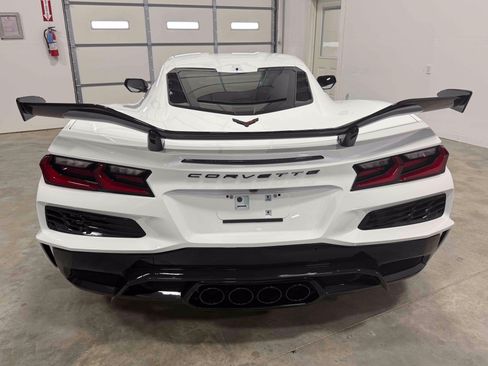 Used 2024 Chevrolet Corvette Z06 w/ Z07 Performance Package w/ Z07 Performance Package RWD image 13