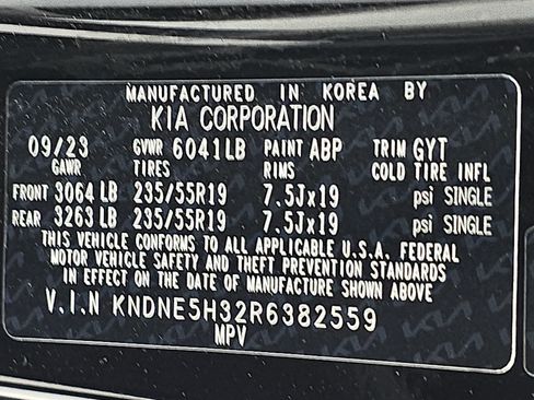 Used 2024 Kia Carnival SX Prestige image 37