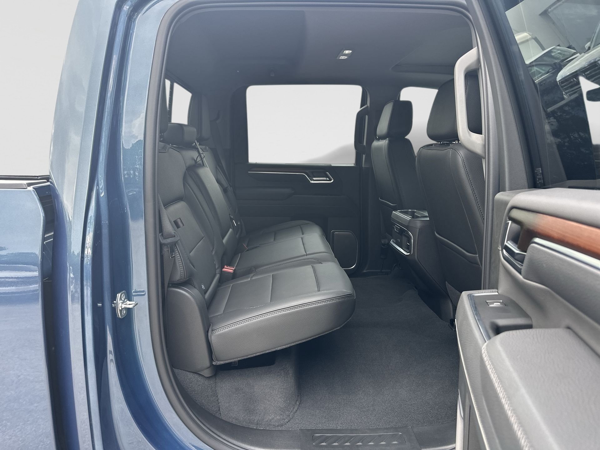 Certified 2026 GMC Sierra 2500 Denali w/ Denali Reserve Package AWD/4WD image 27