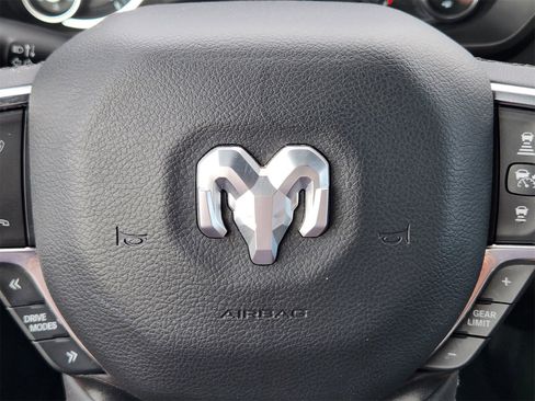 Used 2025 RAM 1500 Laramie image 38