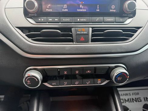 Used 2022 Nissan Altima 2.5 SV FWD image 15