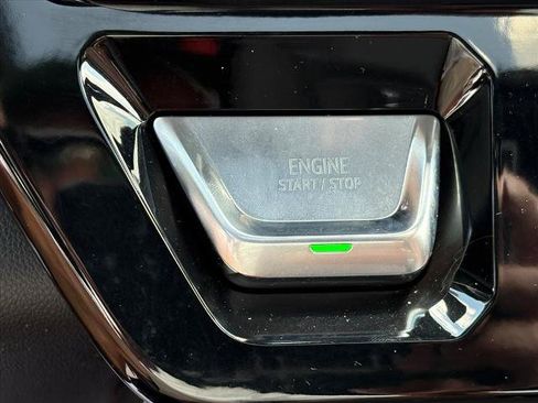 Used 2024 GMC Sierra 2500 Denali Ultimate AWD/4WD image 12