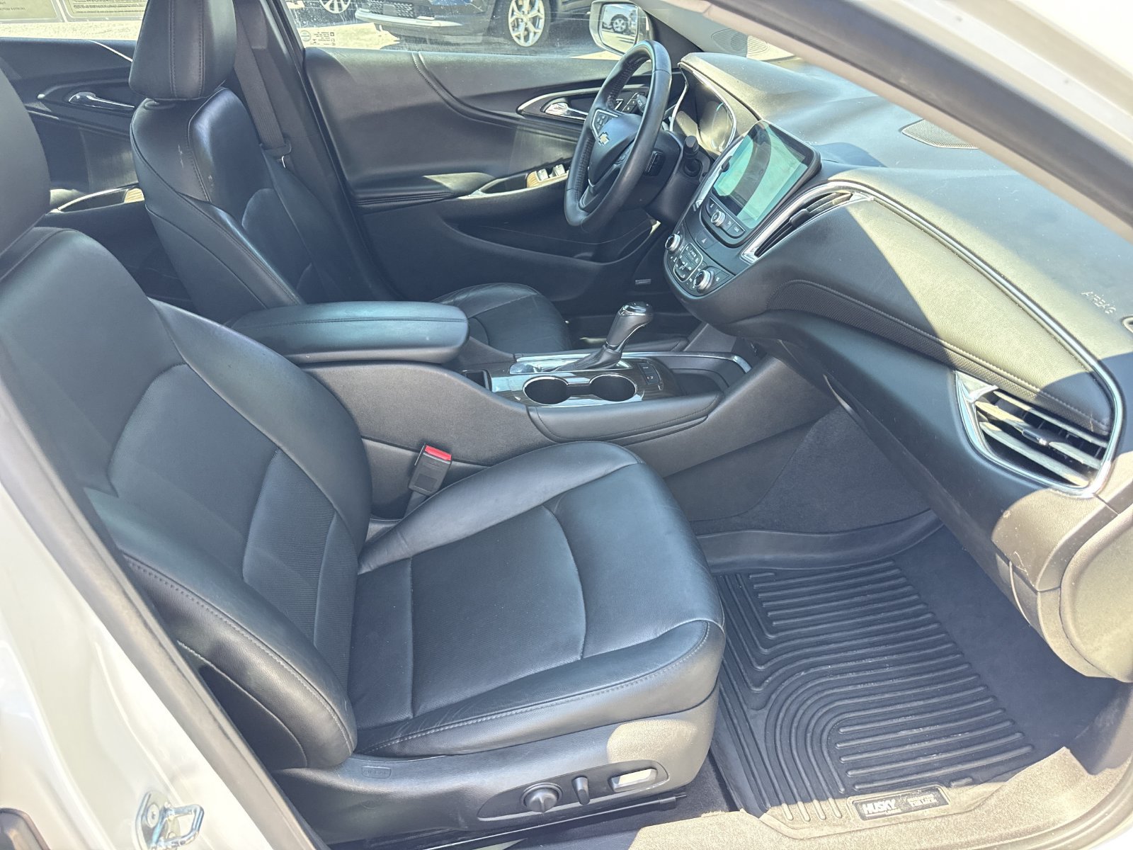 Used 2017 Chevrolet Malibu Premier w/ Premier Sun and Wheel Package FWD image 34