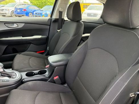 Used 2020 Kia Forte LXS FWD image 19