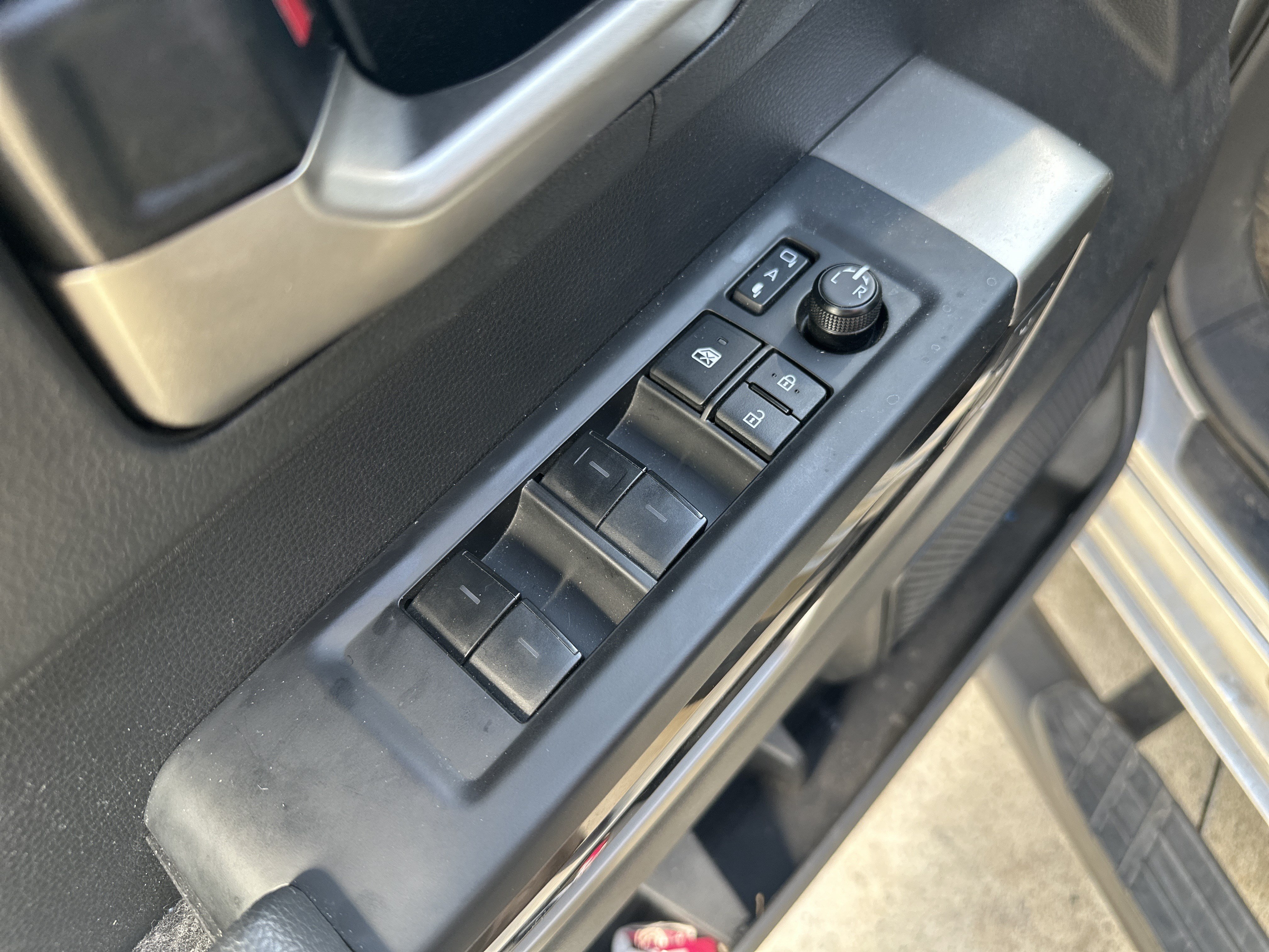 Used 2024 Toyota Tundra Limited AWD/4WD image 14