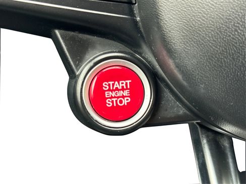 Used 2018 Alfa Romeo Giulia Quadrifoglio w/ Driver Assist Dynamic Package RWD image 26