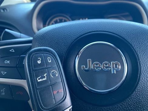 Used 2016 Jeep Cherokee Latitude w/ Comfort/Convenience Group image 46