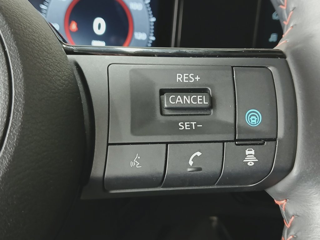 Certified 2025 Nissan Kicks SR AWD/4WD image 27