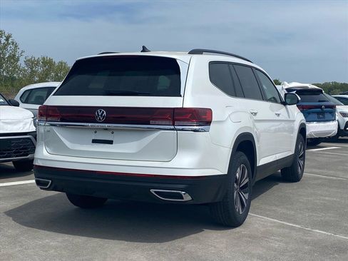 New 2026 Volkswagen Atlas SE FWD image 3