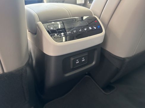 New 2026 INFINITI QX60 Luxe w/ Family Package image 30