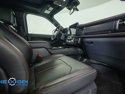 Used 2024 Ford Expedition Limited AWD/4WD image 43