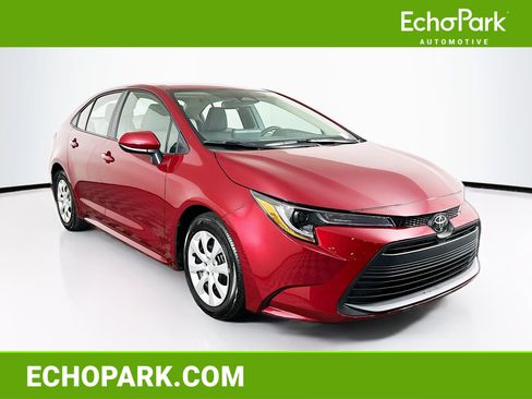 Used 2025 Toyota Corolla LE FWD image 1