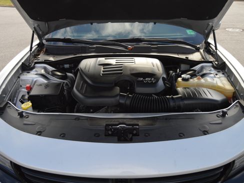 Used 2019 Dodge Charger SXT w/ Driver Confidence Group image 16