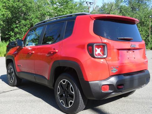 Used 2015 Jeep Renegade Trailhawk w/ Popular Equipment Group AWD/4WD image 7