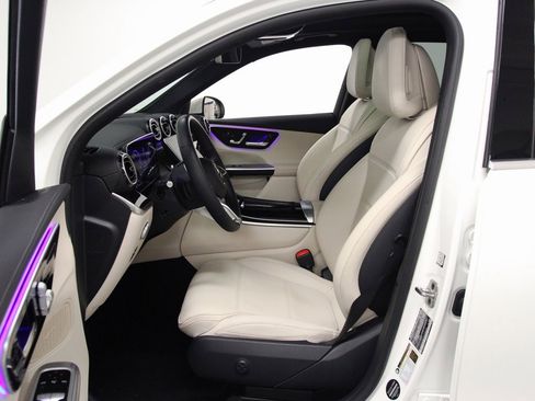 Certified 2025 Mercedes-Benz GLC 300 4MATIC image 17