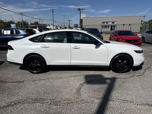 New 2025 Honda Accord SE image 4