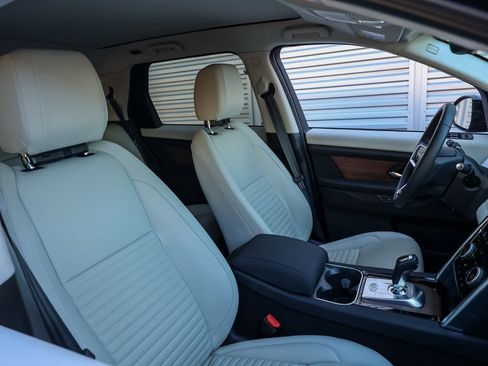 Used 2023 Land Rover Discovery Sport SE image 20