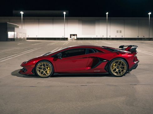 Used 2020 Lamborghini Aventador SVJ image 6