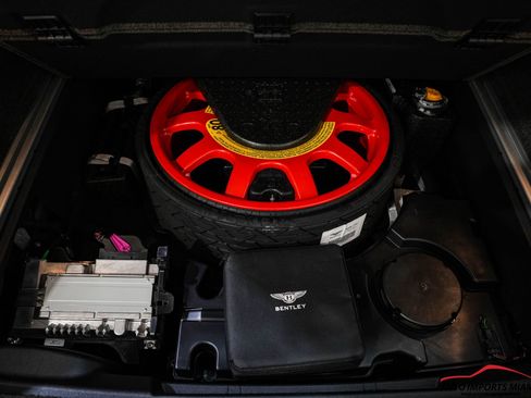 Used 2018 Bentley Bentayga image 71