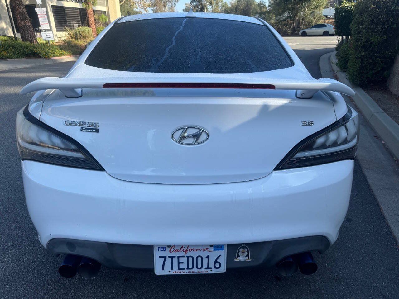 Used 2013 Hyundai Genesis 3.8 RWD image 9
