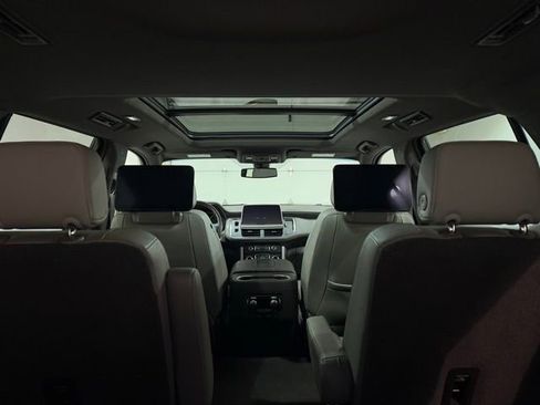 Certified 2021 GMC Yukon SLT w/ SLT Premium Package AWD/4WD image 11