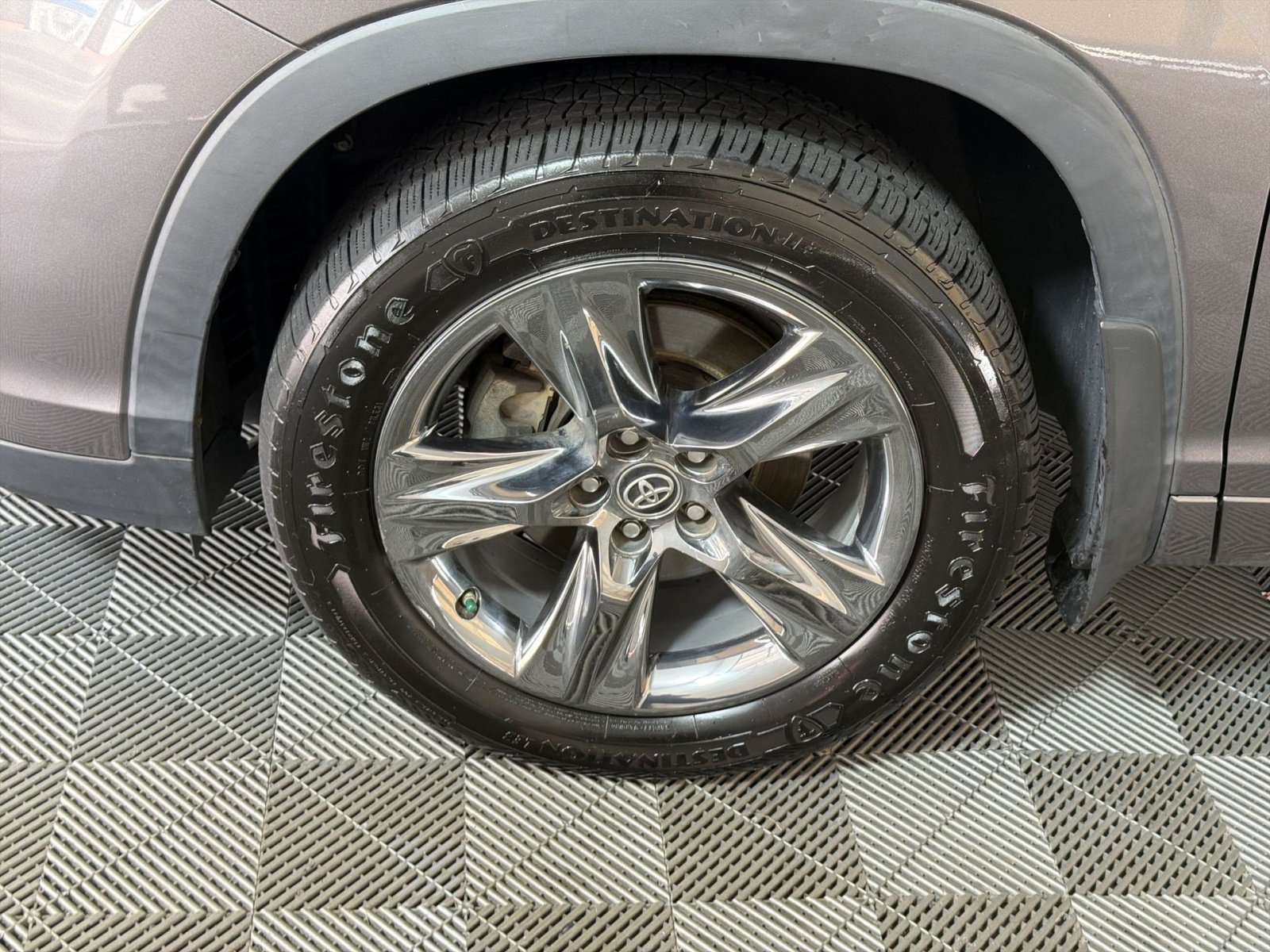 Used 2019 Toyota Highlander Limited Platinum AWD/4WD image 12