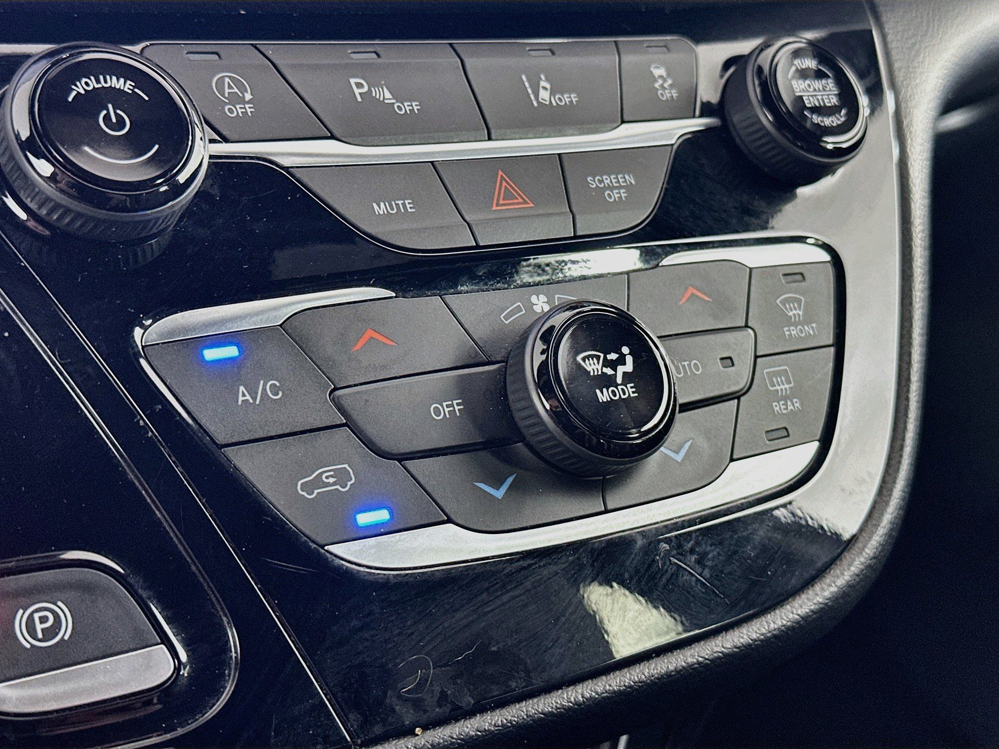 Used 2025 Chrysler Pacifica Select FWD image 23